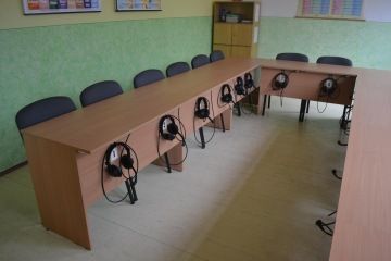 škola židle stůl jazyková učebna budišov