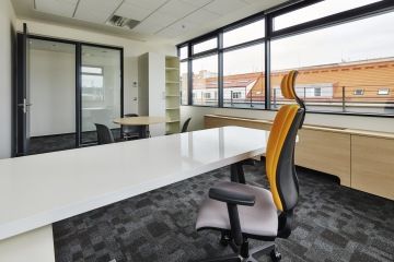 kancelářský nábytek psací stůl