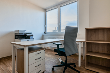 nábytek židle pracovní stůl